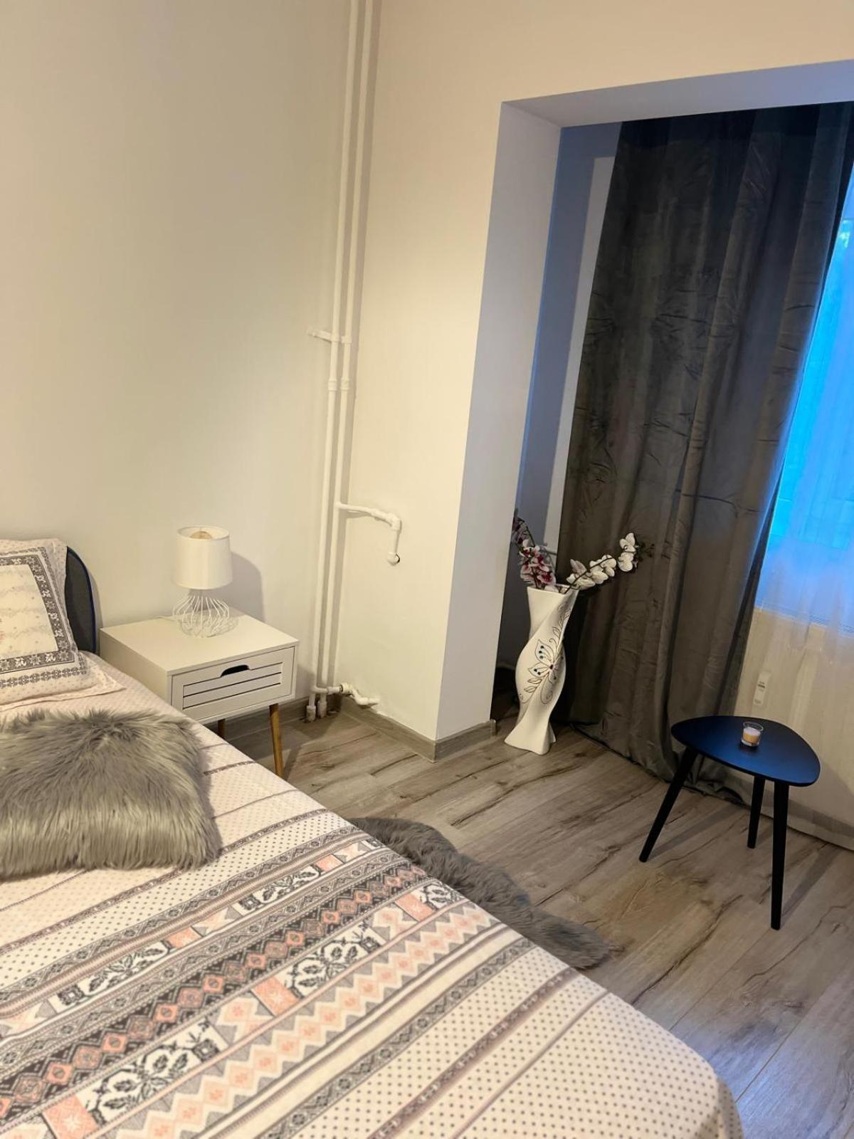 קריובה Apartament De Lux מראה חיצוני תמונה