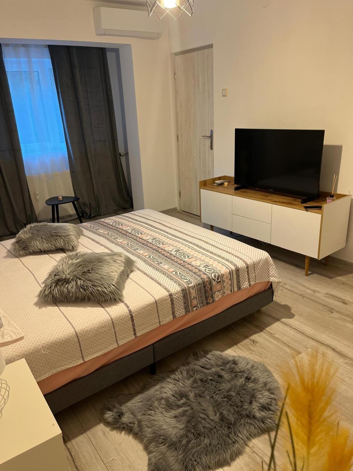 קריובה Apartament De Lux מראה חיצוני תמונה