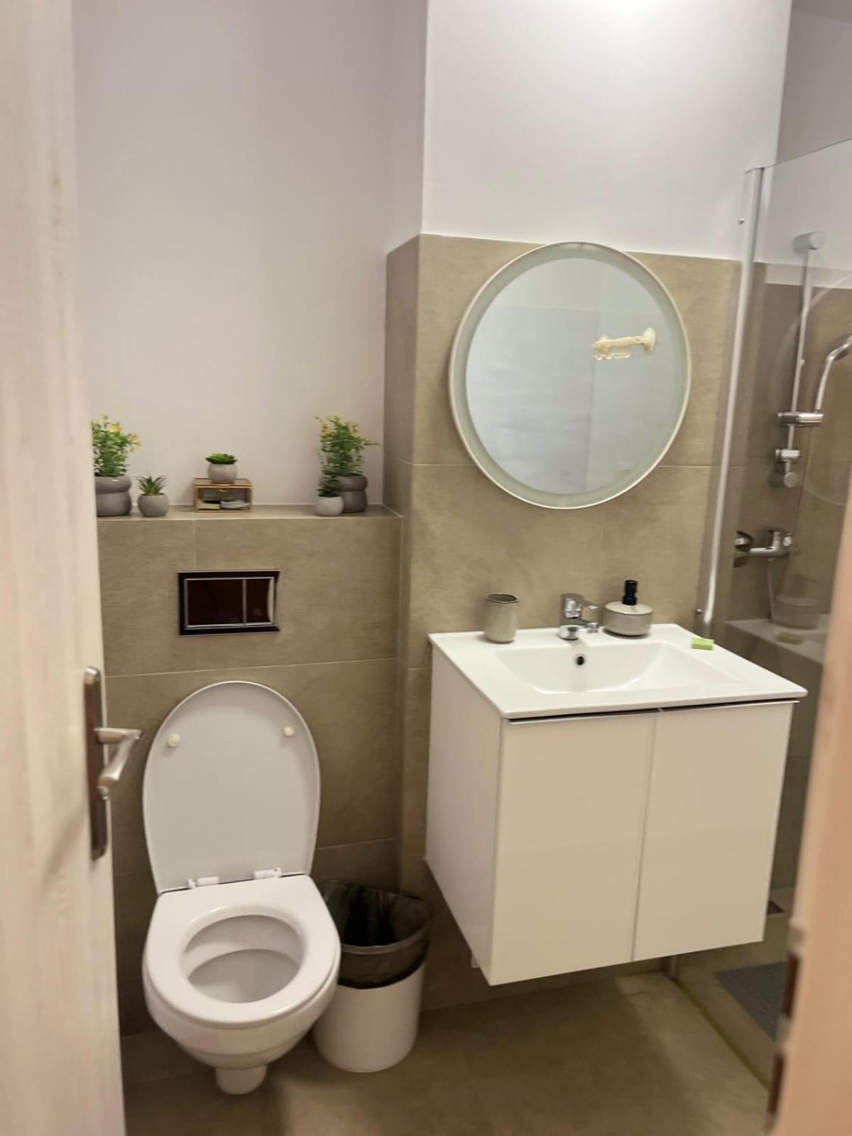 קריובה Apartament De Lux מראה חיצוני תמונה