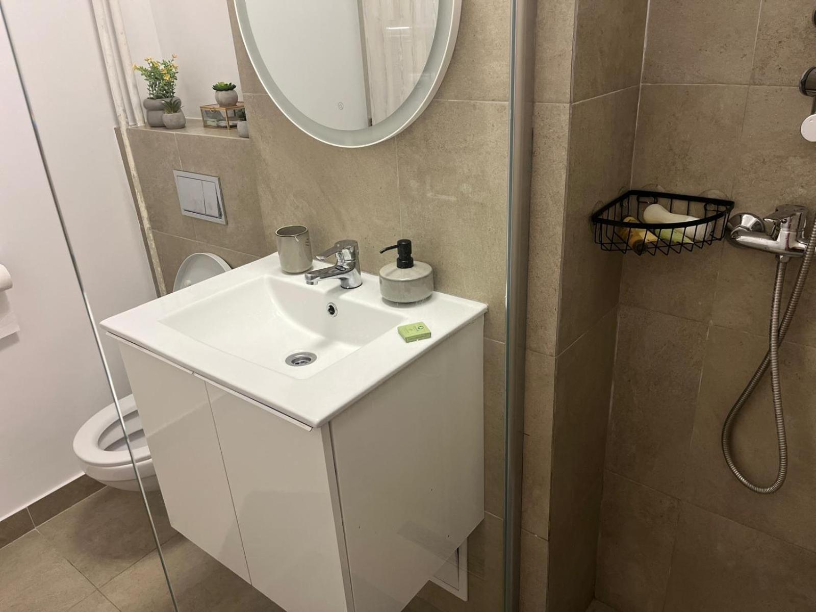 קריובה Apartament De Lux מראה חיצוני תמונה