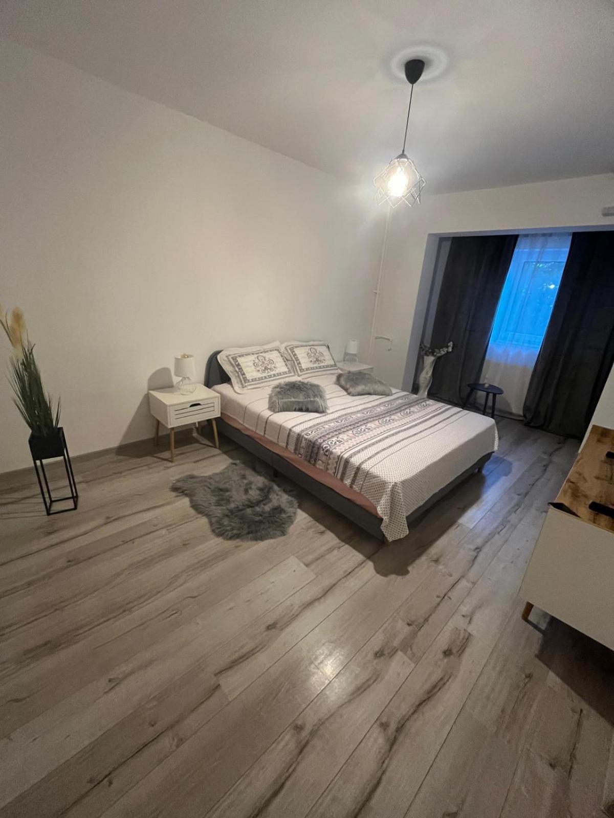 קריובה Apartament De Lux מראה חיצוני תמונה